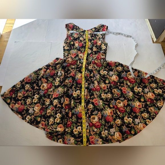 Lindy Bop fit and flair dress, floral, circle skirt, sleeveless, small - Picture 10 of 16
